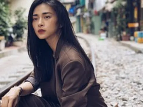 Nữ nghệ sĩ đình đám đi bán mì ở đường Ngô Quang Huy, TP.HCM