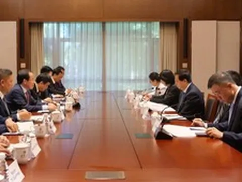 Phó Thủ tướng Chính phủ Lê Tiến Châu thăm và làm việc tại Đại học Thanh Hoa