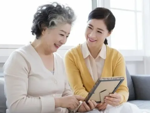 Mẹ lấy chồng mới, bỏ mặc tôi cho ông bà nuôi lớn nhưng tuổi già cô đơn lại muốn đến sống cùng vợ chồng tôi