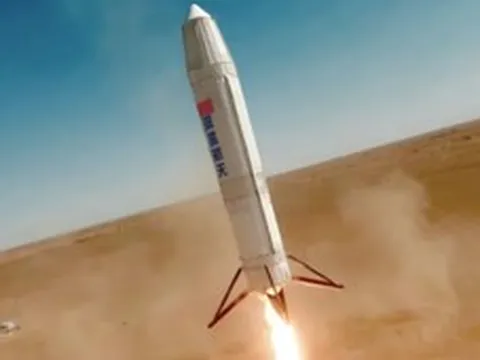 Trung Quốc sắp đuổi kịp kỳ tích công nghệ của Elon Musk?: Tái hiện "đũa gắp tên lửa", tái sử dụng 20 lần, chở 25 tấn hàng hoá lên không trung