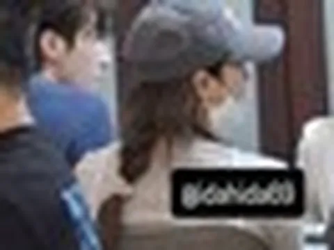 Nhìn cảnh Lisa (BLACKPINK) đưa bạn trai mới đi ăn hàng cùng bố mẹ mà thấy hoang mang