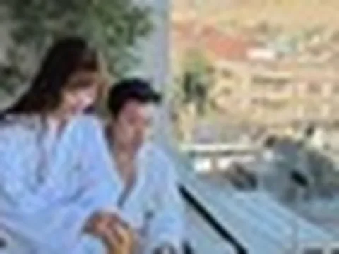 Trấn Thành đưa Hari Won hâm nóng tình cảm ở nơi 4.500 năm tuổi, cao nhất thế giới suốt 3.800 năm