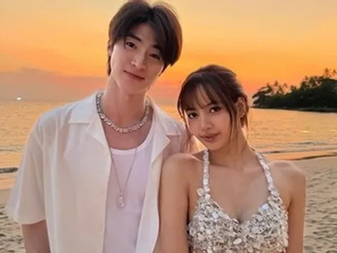 Lisa BlackPink mặn nồng bên bạn trai hot boy kém 3 tuổi