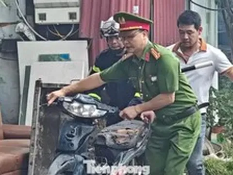 Dãy nhà trọ ở Phùng Khoang bốc cháy dữ dội