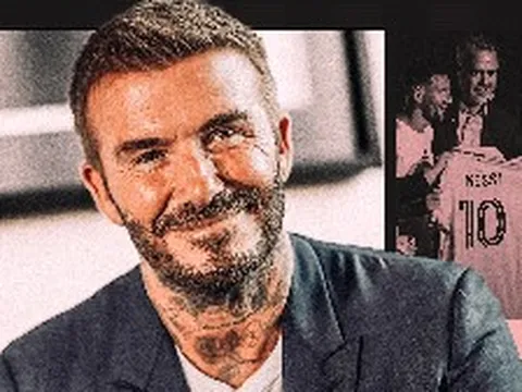 Tin nhắn lúc 5h sáng trên điện thoại của David Beckham khiến Victoria nổi giận