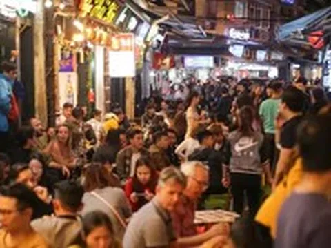 Hà Nội rà soát thí điểm tổ hợp vui chơi, giải trí 24/7: Cú hích cho 'kinh tế đêm'