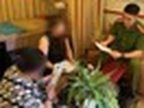 Công an kiểm tra đột xuất nhiều cơ sở xoa bóp, massage