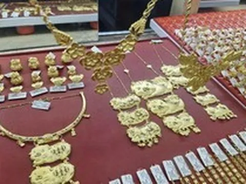 Mua vàng ở Bảo Tín Minh Châu, Phú Quý, Mi Hồng, Ancarat giờ cần lưu ý gì?