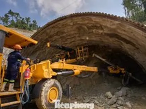 Gỡ từng nút thắt để tăng tốc thi công cao tốc gần 24 nghìn tỷ nối với Lào