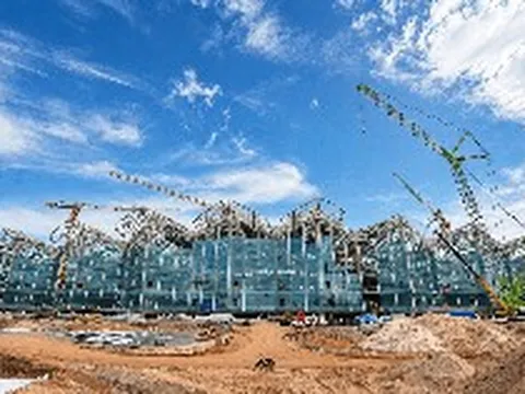 Huy động tới hơn 7.600 kỹ sư, công nhân, gần 80 tổng thầu và nhà thầu xây loạt siêu công trình đón các VVIP thế giới