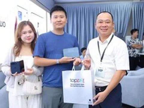 TopZone chính thức giao iPhone Duo sau cuộc đua đặt trước chỉ trong 1 phút
