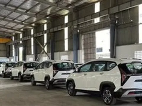 Mẫu xe Hyundai 7 chỗ rao bán xả kho, giá chỉ ngang xe cỡ A
