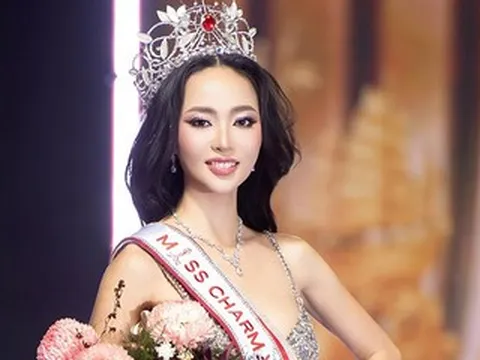 Nữ MC song ngữ cao 1,77m vỡ òa đăng quang Miss Charm Vietnam 2026