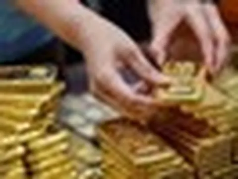 Người mua vàng đầu tuần có thể lỗ tới 8,1 triệu đồng/lượng, mua ở đỉnh lỗ hơn 52 triệu