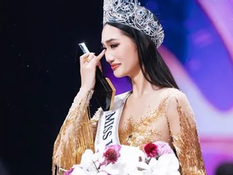 'Vụ' nhóm chat nói xấu: Hoa hậu Quỳnh Anh, Á hậu Mỹ Anh bị dừng biểu diễn, nộp phạt
