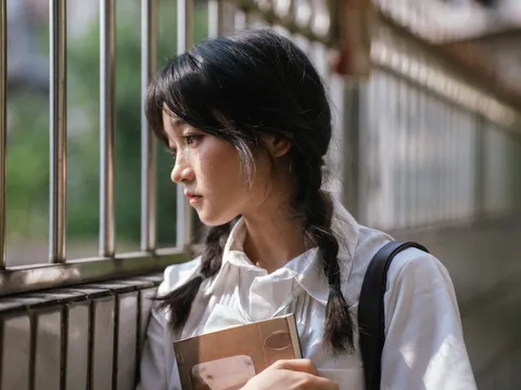 Vì sao trẻ tuổi teen đột nhiên ít tâm sự với cha mẹ?