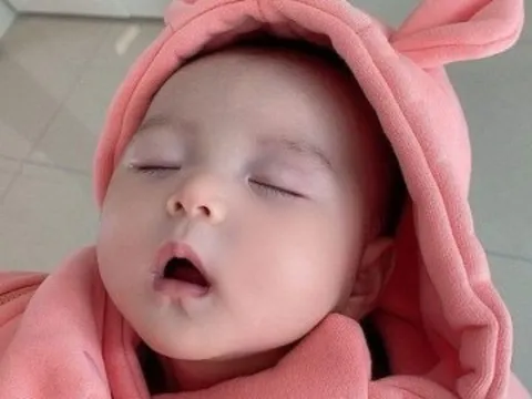 Ông nội định đặt tên cho cháu là Võ Ngọc Thiện, mẹ quyết đổi thành cái tên khác nghe nhẹ nhàng mà rất hay