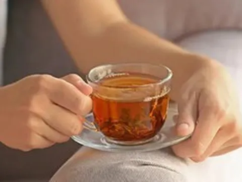 Xuất hiện dấu hiệu "lạ" này sau khi uống trà, coi chừng nguy cơ đau tim