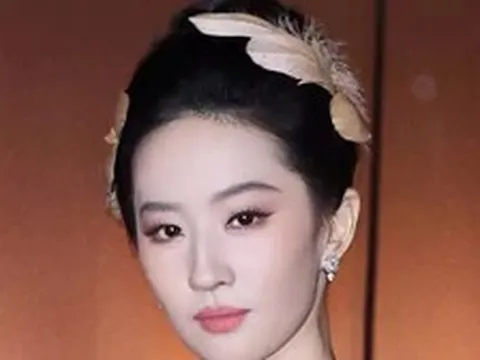 Lưu Diệc Phi lại bị chỉ trích