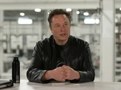 Elon Musk cảnh báo góc khuất của bong bóng AI trị giá hàng nghìn tỷ USD