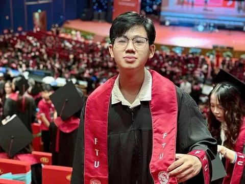 Thủ khoa Ngoại thương tốt nghiệp GPA 4/4 trong 3 năm