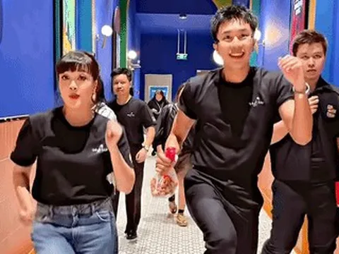 Vân Dung và con trai nhảy gây sốt, ca sĩ Anh Thơ làm duyên bên tượng gỗ đắt đỏ