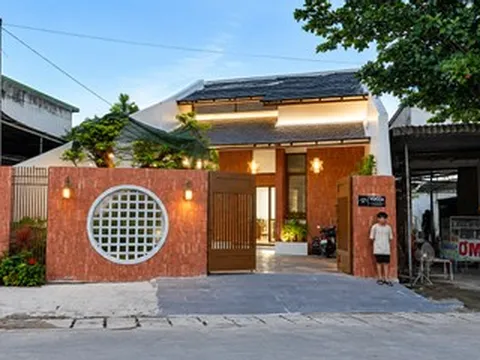 Nhà cấp 4 đẹp lạ, mát mẻ 4 con xây tặng mẹ dưỡng già ở Quảng Ngãi