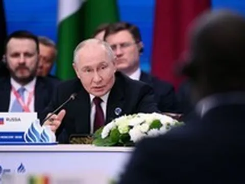 Ông Putin hé lộ động thái mới với Mỹ: Bắc Cực thành tâm điểm - Hai cường quốc đang toan tính điều gì?