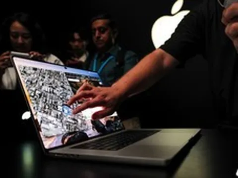 Màn hình cảm ứng trên MacBook Pro mới hoạt động như thế nào?