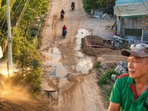 Hơn 3 km đường ở Gia Lai làm 3 năm chưa xong, dân sống chung với bụi và bừa bộn