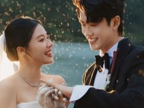 1 Anh Trai Say Hi vừa cầu hôn bạn gái 9 năm, hôn lễ tổ chức tháng 11!