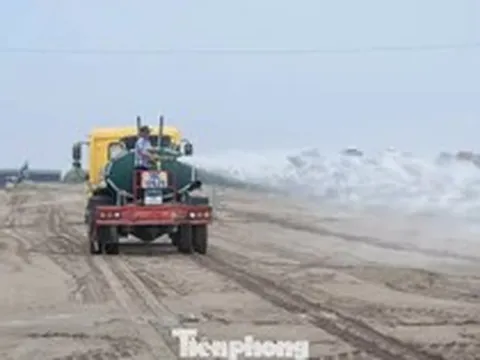 Xử lý khẩn cấp 'bão cát' mịt mù trên công trường cao tốc Ninh Bình - Hải Phòng