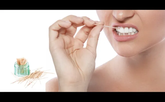 Người có thói quen ngậm tăm xỉa răng cần cảnh giác điều này